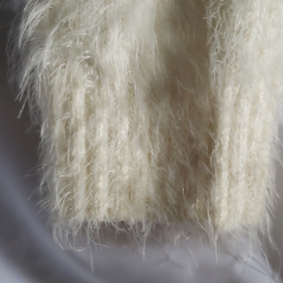 NWOT F21 Fuzzy Mohair Vneck Cardigan - Picture 7 of 10